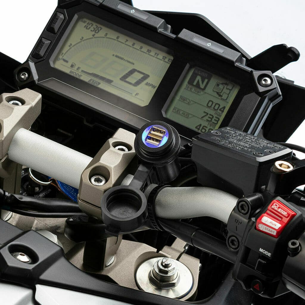 Caricabatteria USB per alimentare smartphone e navigatori su moto e scooter