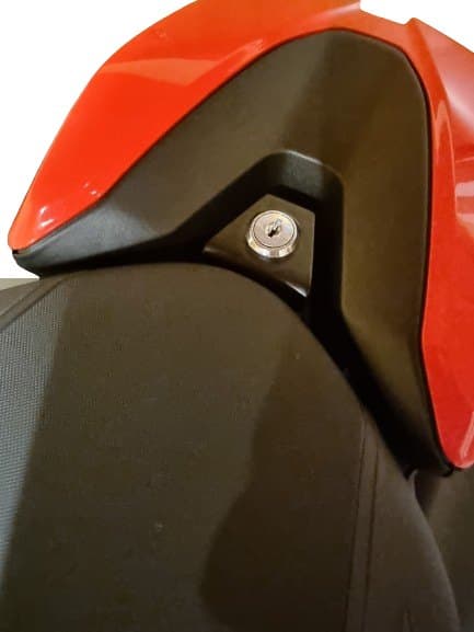 Sgancio Sella con serratura Ducati Hypermotard 950